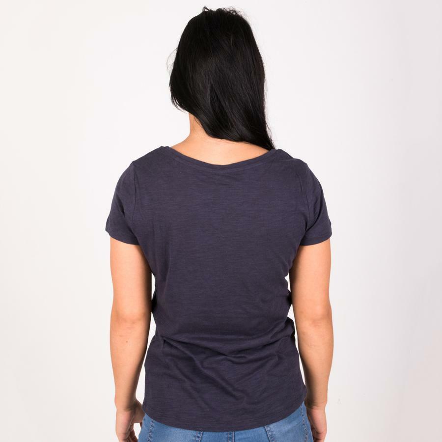 camiseta negra deportiva mujer